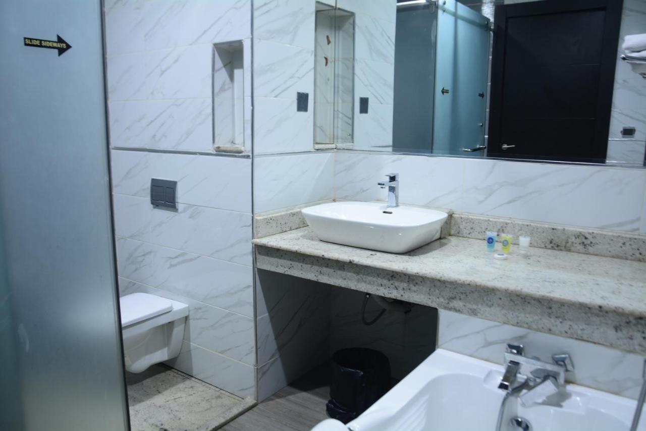 ليكى Caesar'S Luxury Hotel المظهر الخارجي الصورة