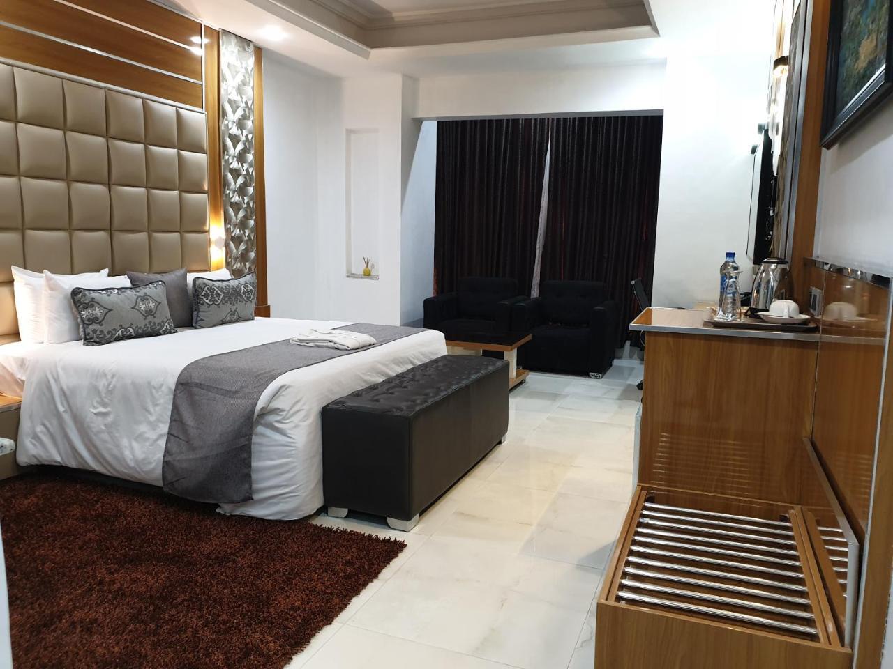 ليكى Caesar'S Luxury Hotel المظهر الخارجي الصورة